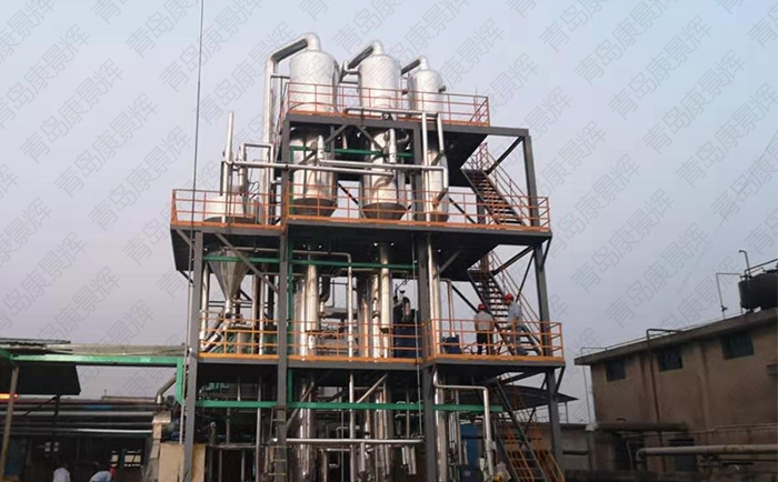 投入的使用三效蒸發器